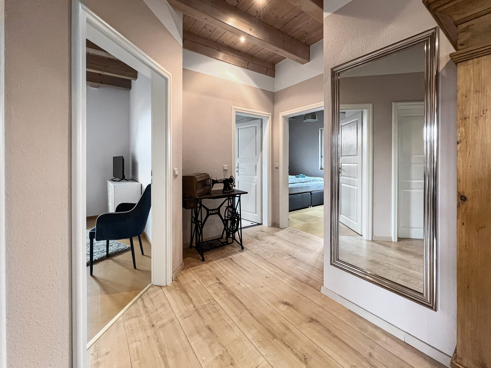 Flur mit Nähmaschine